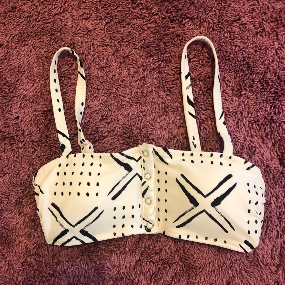 Snap Front Patterned Bandeau Bikini Top